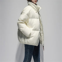 Load image into Gallery viewer, Women&#39;s Relaxed Puffer Jacket 90% White Goose Down Coat