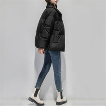 Load image into Gallery viewer, Women&#39;s Relaxed Puffer Jacket 90% White Goose Down Coat