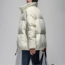Load image into Gallery viewer, Women&#39;s Relaxed Puffer Jacket 90% White Goose Down Coat